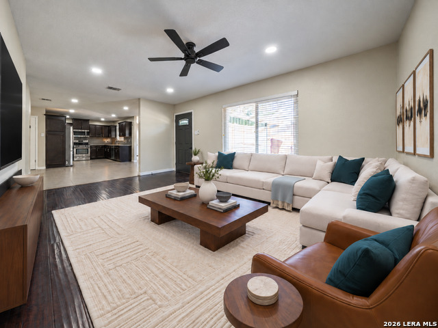 9007 Regal Property Photo 1