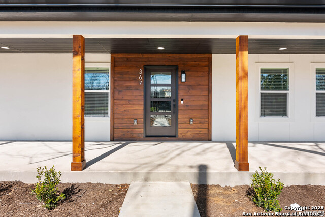 367 Rosebud Property Photo 2