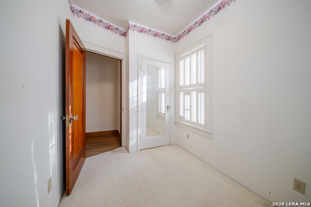 205 E Cleveland St Property Photo 28