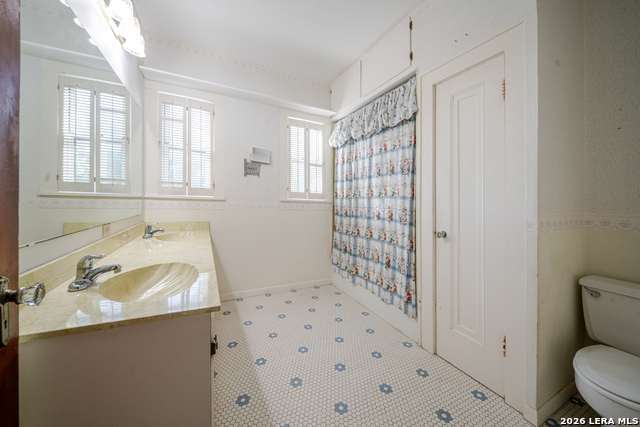 205 E Cleveland St Property Photo 30