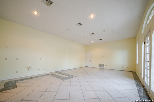 205 E Cleveland St Property Photo 45