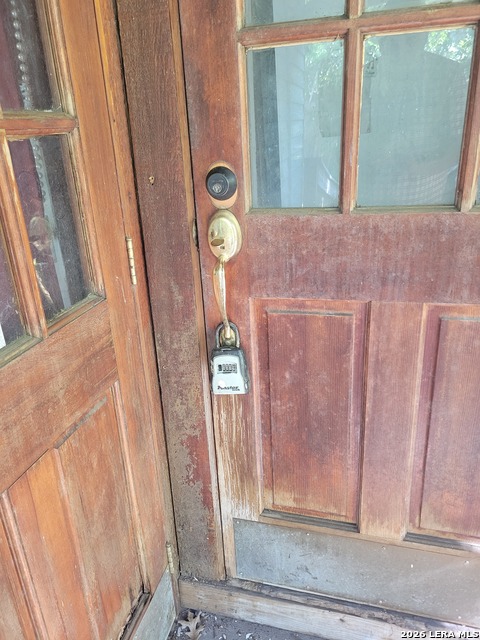 722 E Woodlawn Ave Property Photo