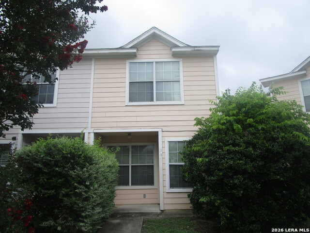 30 AUTUMN RIVER Property Photo 1