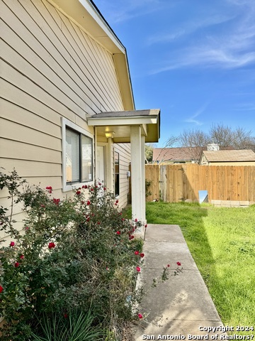 9115 Valley Bend Property Photo 3