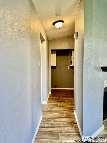 9115 Valley Bend Property Photo 6