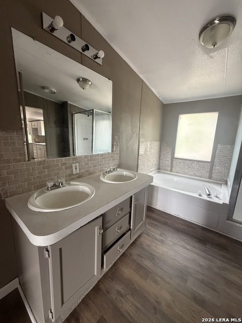 623 S Commerce Property Photo 3