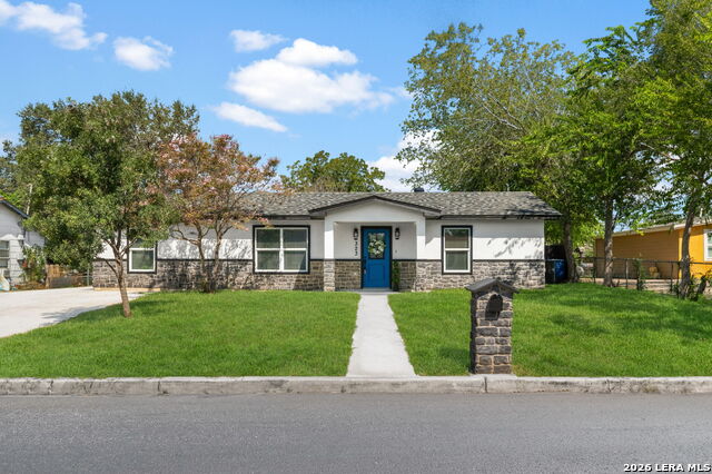323 Pinehurst Blvd Property Photo 1