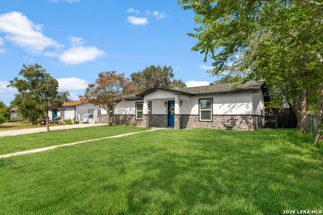 323 Pinehurst Blvd Property Photo 4