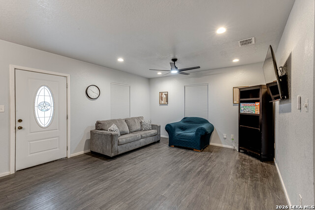 451 Ferris Ave Property Photo 6