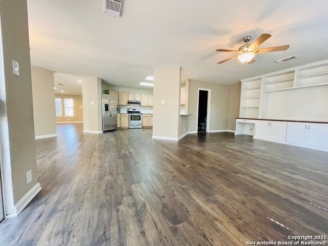 6346 Regency Ln Property Photo 7