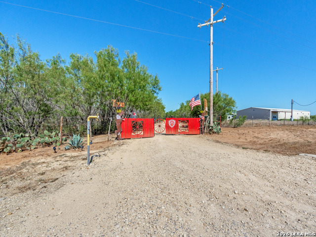 15725 N Interstate 35 Property Photo 6
