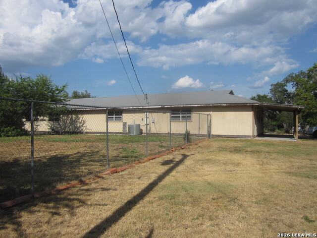 203 Houston St Property Photo 2