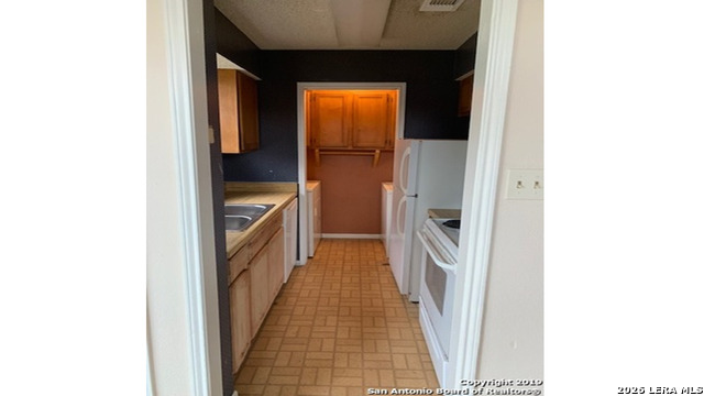 6330 Cambridge Dr Property Photo 6