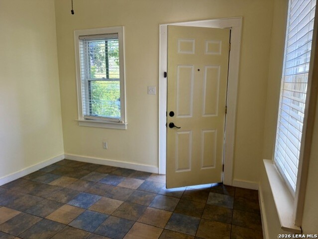 323 Carleton Ct Property Photo 1