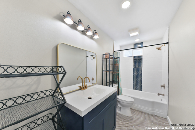 315 W Norwood Ct Property Photo 7