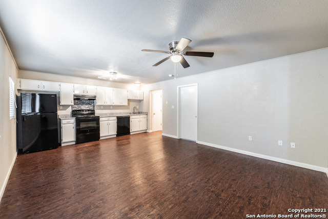122 Roundtree Ln Property Photo 6