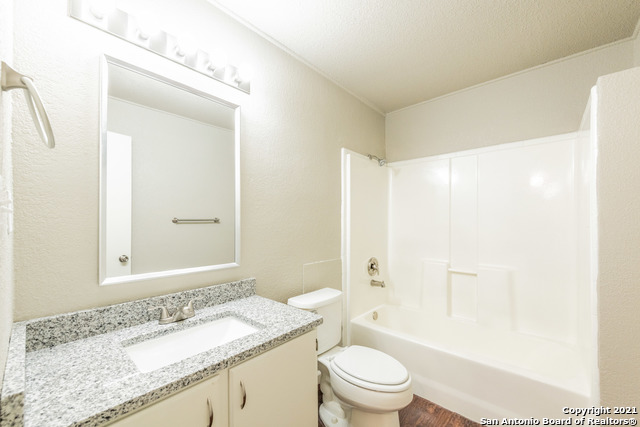 122 Roundtree Ln Property Photo 8