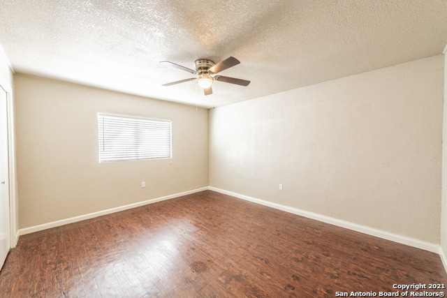122 Roundtree Ln Property Photo 9