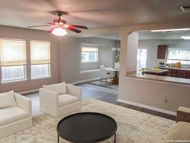 13535 Mason Crest Dr Property Photo 4