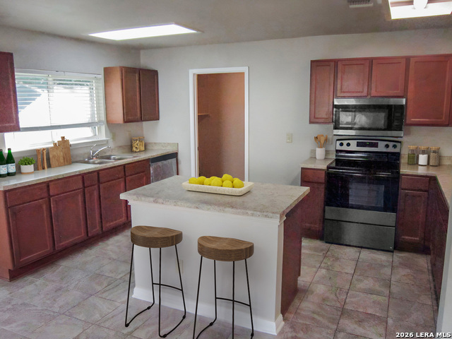 13535 Mason Crest Dr Property Photo 8