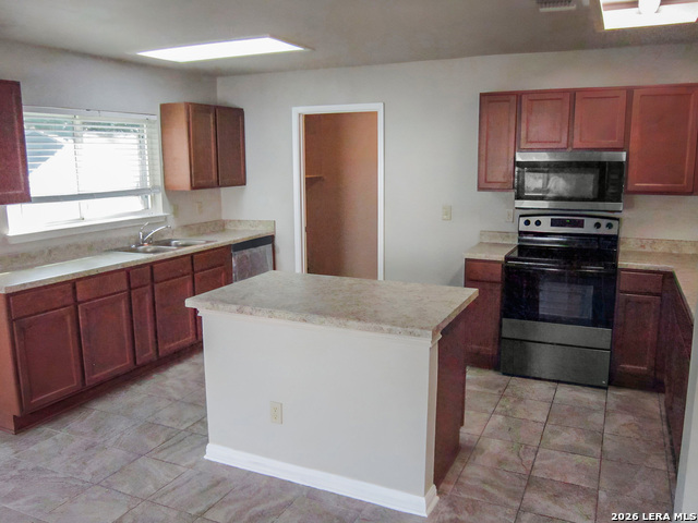 13535 Mason Crest Dr Property Photo 9