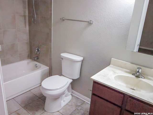 13535 Mason Crest Dr Property Photo 13