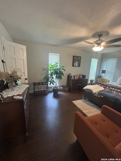 16731 Henderson Pass Property Photo 13