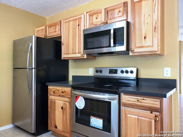 915 Hayloft Ln Property Photo 11