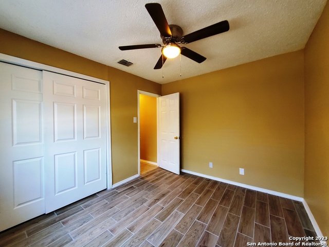 915 Hayloft Ln Property Photo 13