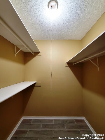 915 Hayloft Ln Property Photo 14