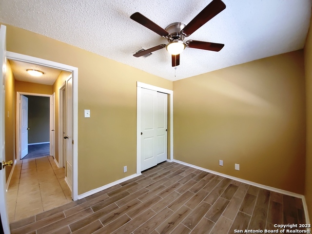 915 Hayloft Ln Property Photo 18