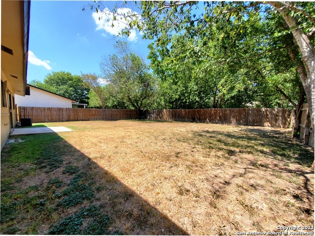 915 Hayloft Ln Property Photo 20