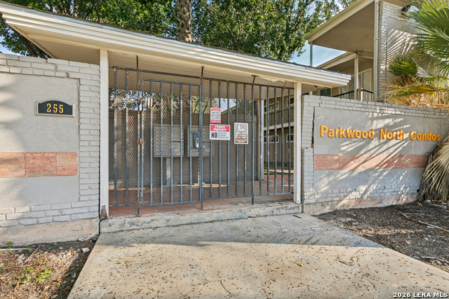 255 E Rampart Dr Property Photo 1