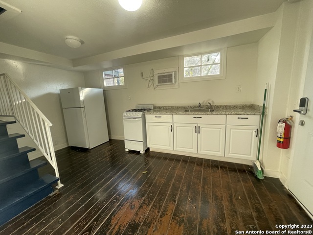 115 Camargo Property Photo 7