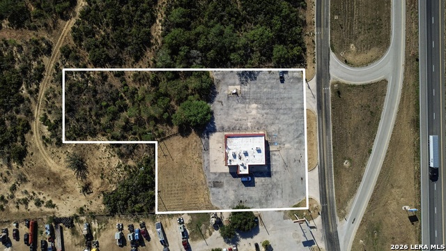 103312 Ih 37 Property Photo 3