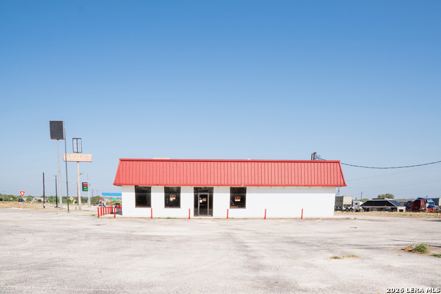 103312 Ih 37 Property Photo 12