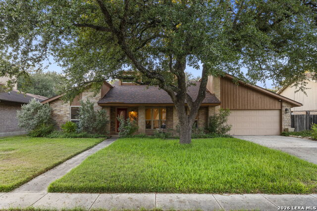 4227 Apple Tree Woods Property Photo 1