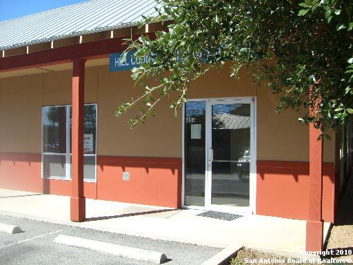 124 E Bandera Property Photo 1