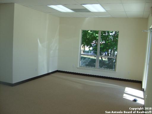 124 E Bandera Property Photo 2