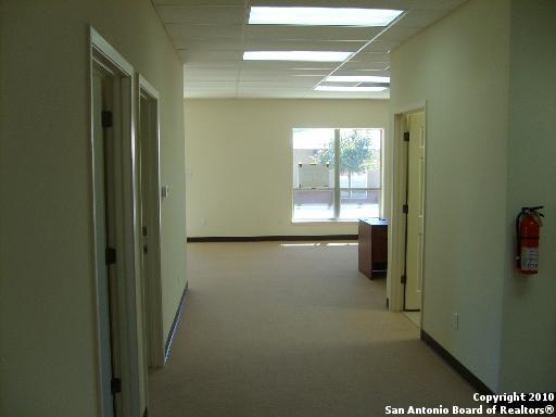 124 E Bandera Property Photo 7