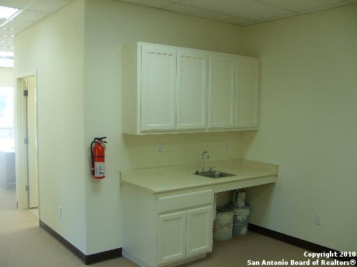 124 E Bandera Property Photo 8
