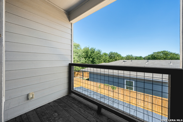 934 Country Club Dr Property Photo 11