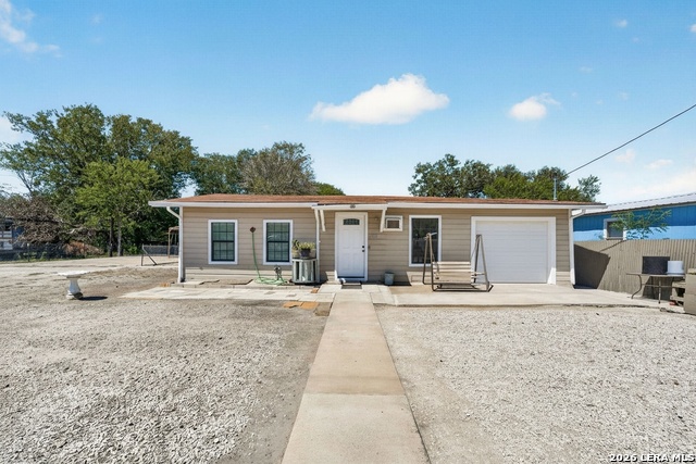 850 Fm 743 Property Photo 1
