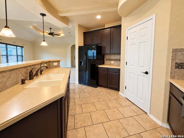 11402 Roadrunner Property Photo 5