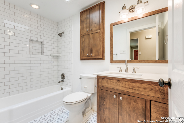 7426 Robin Rest Dr Property Photo 19