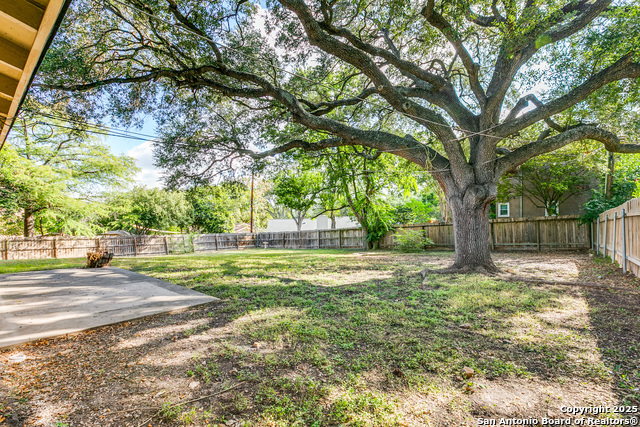 7426 Robin Rest Dr Property Photo 22