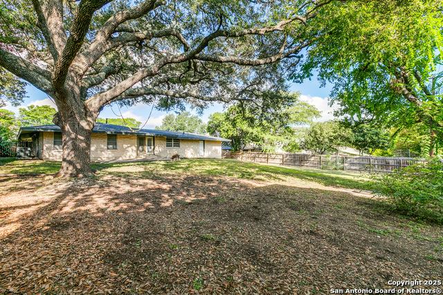 7426 Robin Rest Dr Property Photo 23
