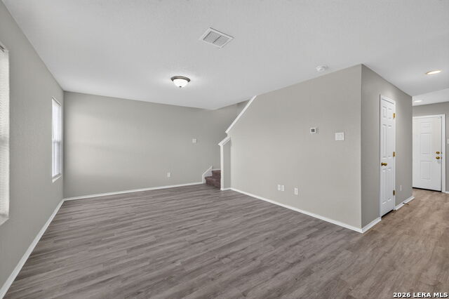 7526 Crestway Rdg Property Photo 5