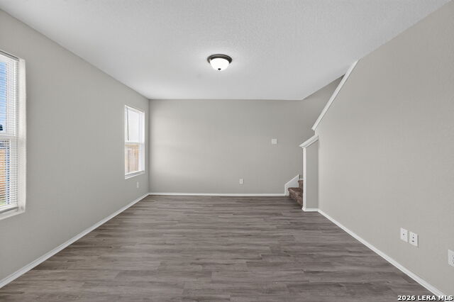 7526 Crestway Rdg Property Photo 6