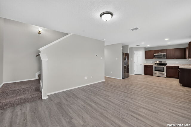 7526 Crestway Rdg Property Photo 7